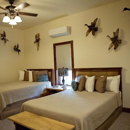 Bed and Breakfast Two Hats Ranch Big Rapids Exterior foto