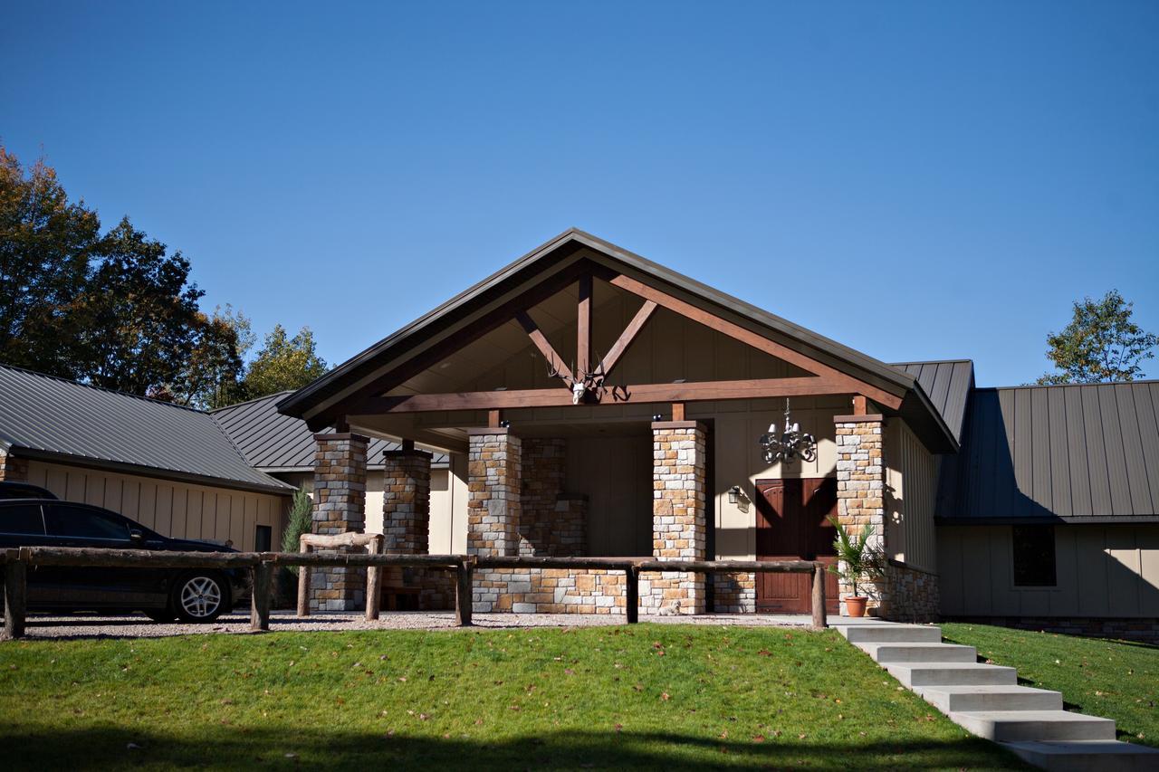 Bed and Breakfast Two Hats Ranch Big Rapids Exterior foto